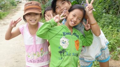 Four smiling Vietnamese girls